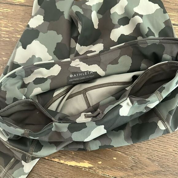 Athleta Lightning Camo 7/8 Tight Green Gray High Rise  w/ Pockets Size small - Picture 6 of 10
